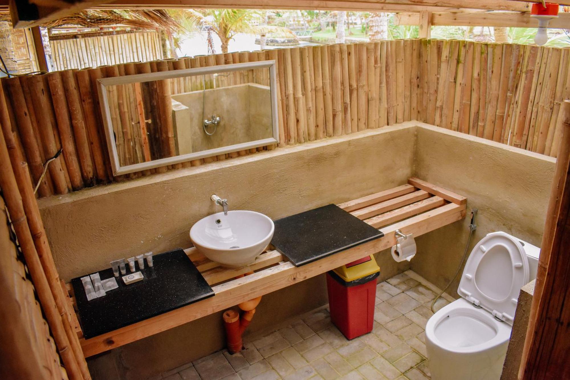 Golden Sands Destination Resorts Daanbantayan Esterno foto